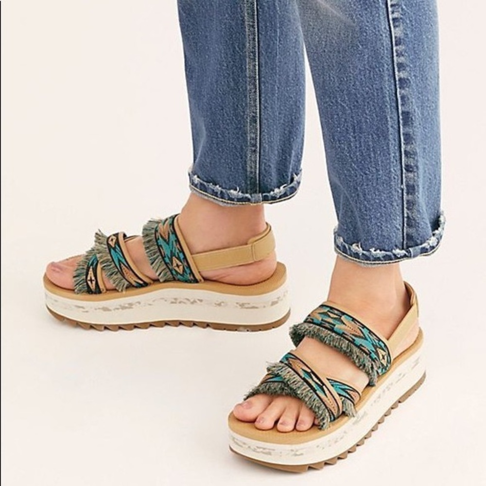 Teva Ceres Flatform Sandal